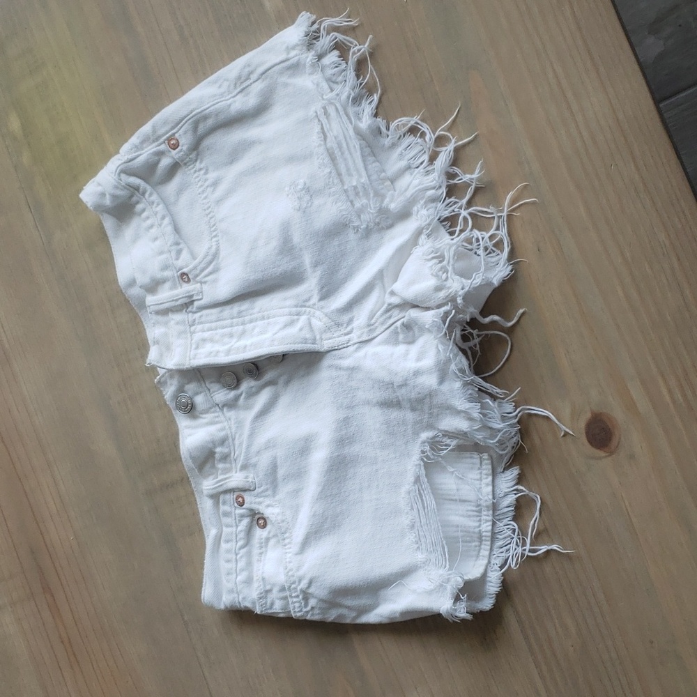 Free People White distressed jean short
